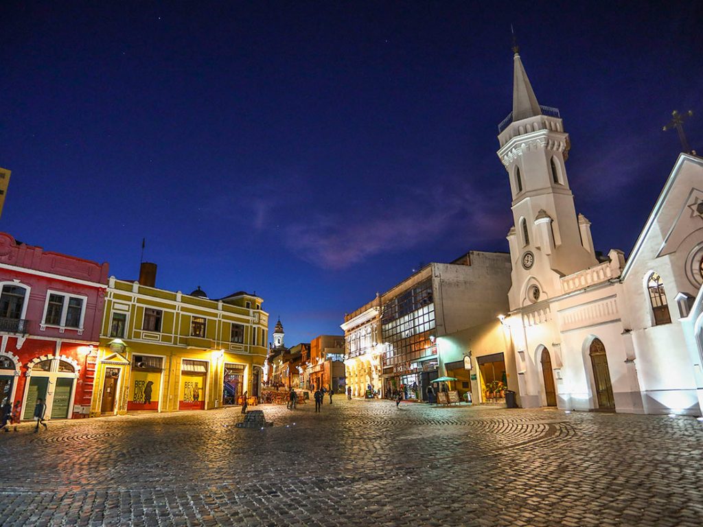 Centro Histórico de Curitiba - Foto: Daniel Castellano / SMCS - Site: https://turismo.curitiba.pr.gov.br/fotos/galeria/